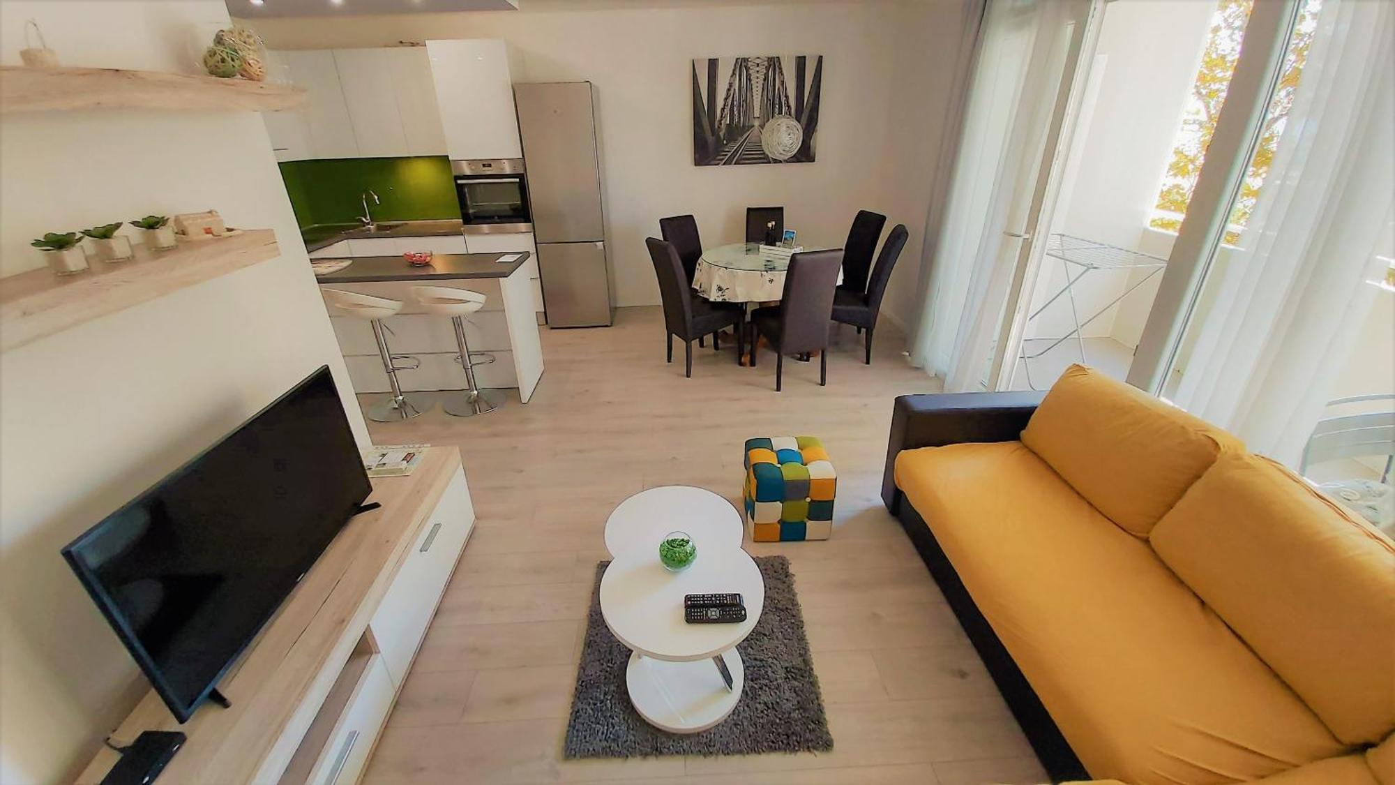 Apartment Punta Omis Luaran gambar
