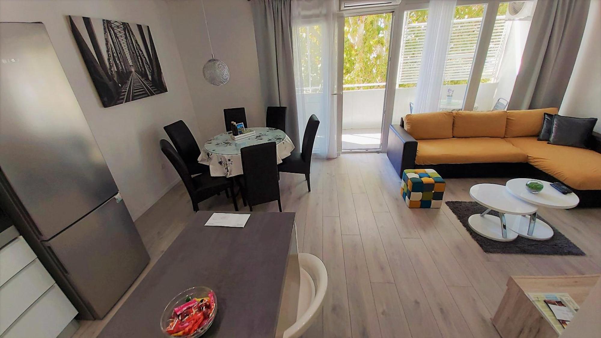 Apartment Punta Omis Luaran gambar