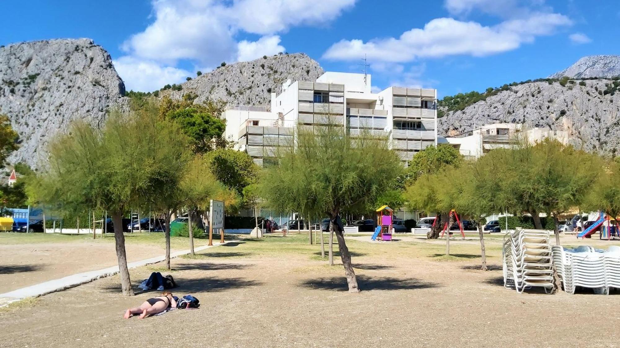 Apartment Punta Omis Luaran gambar